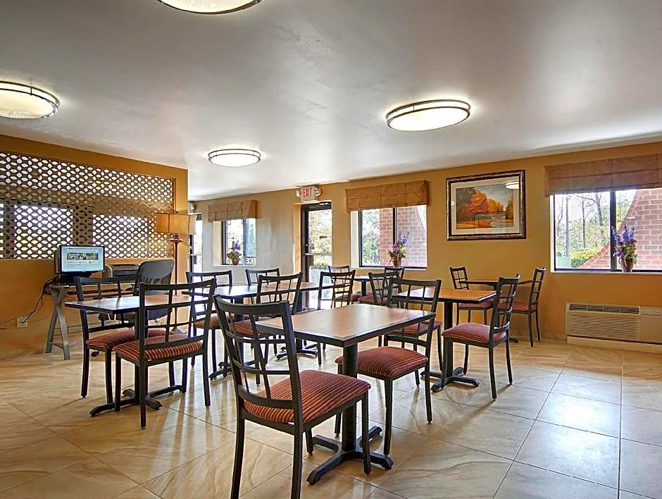 MHO Inn & Suites
