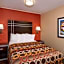 Best Western Plus Raffles Inn & Suites