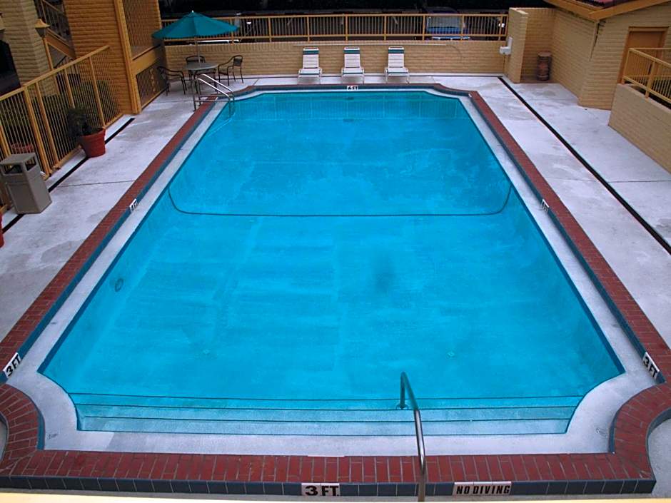 La Quinta Inn & Suites by Wyndham Tampa Bay Pinellas Park Clearw