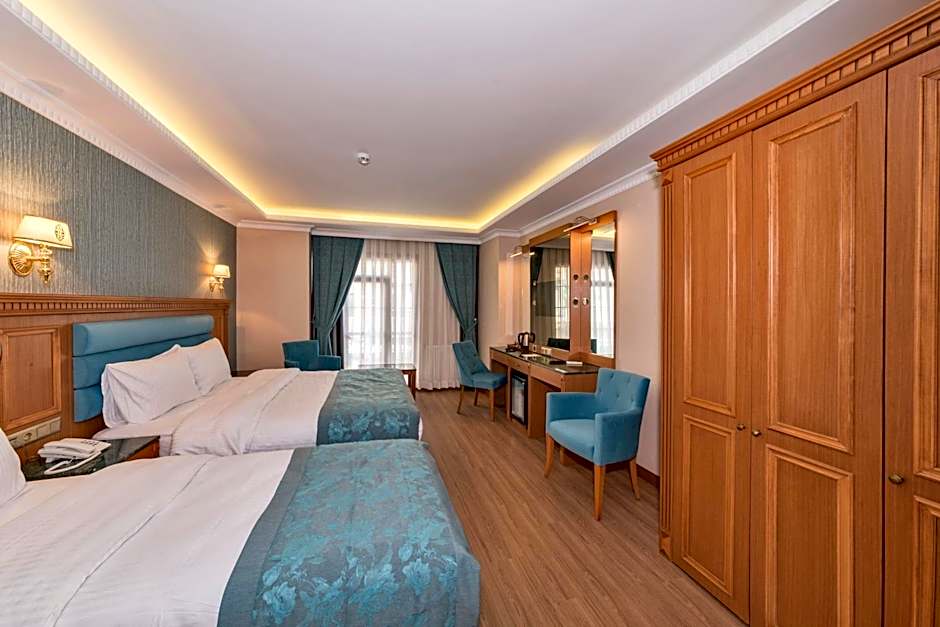 Magnaura House Hotel