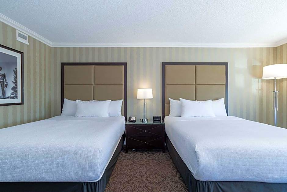 Sandman Signature Edmonton Downtown Hotel