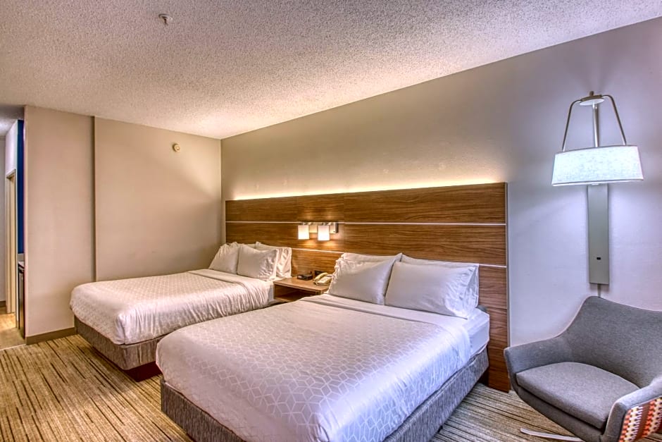 Holiday Inn Express Hotel & Suites Oshkosh - State Route 41