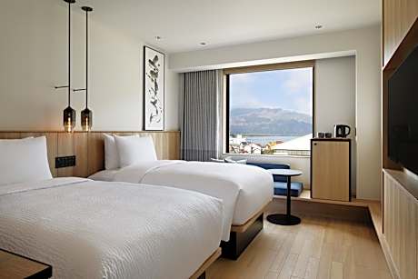 Guest room, King or Twin/Single Bed(s)
