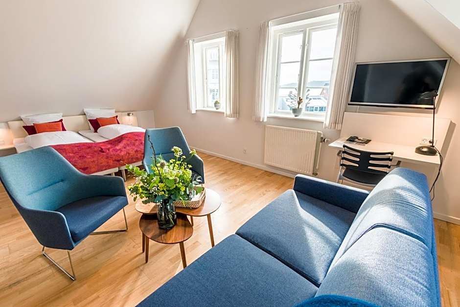 Sixtus Sinatur Hotel & Konference