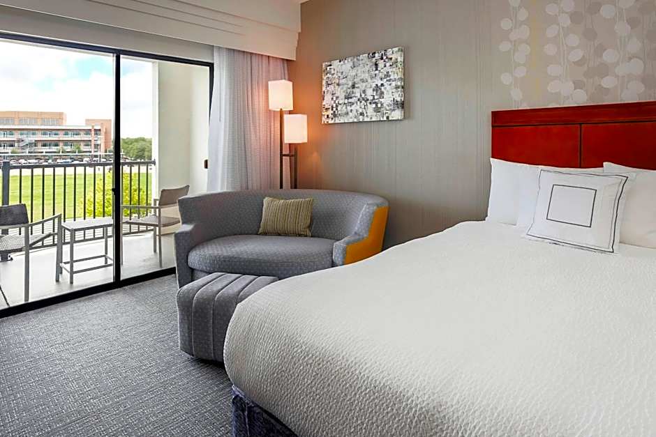 Courtyard by Marriott Dallas Arlington South