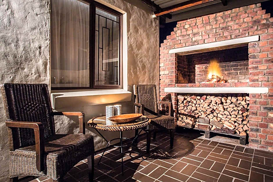 Out of Bounds Self-Catering Lodge