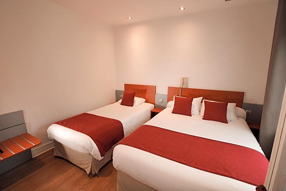 Photo 1 of 7 of Triple Room