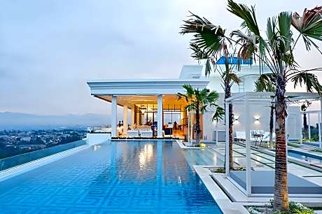 Art Deco Luxury Hotel & Residence