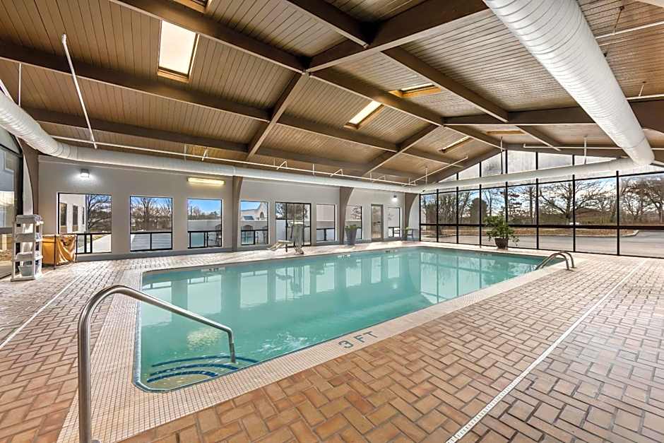 Comfort Suites London South