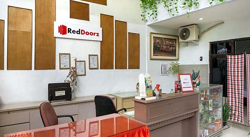 RedDoorz @ Hotel Surabaya Sumenep