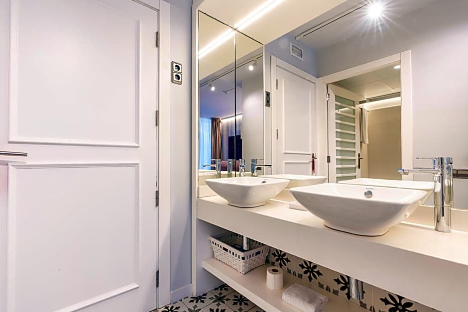 Serennia Fira Gran Via Exclusive Rooms