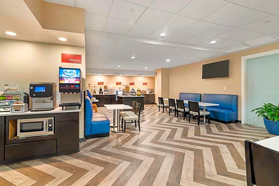 Best Western Plus Landmark Inn