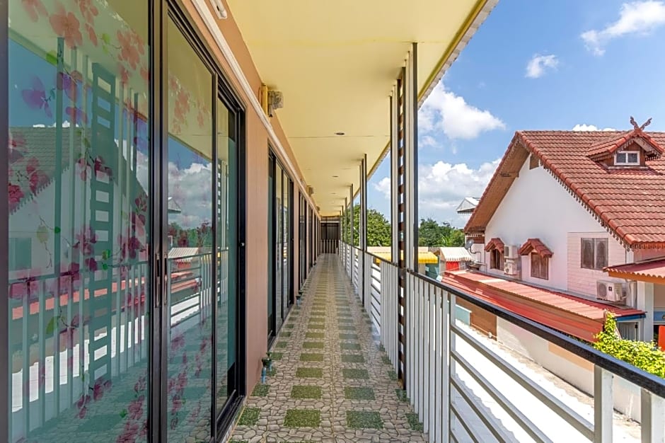 Brown Home Sattahip @ 19