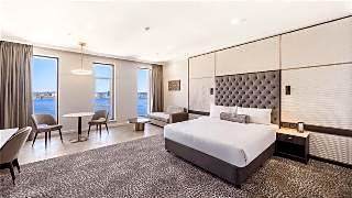 Club River View Room King