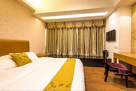 Business Queen Room