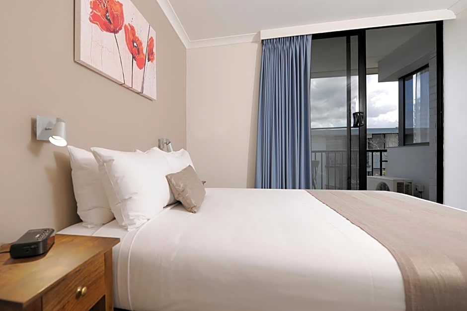 Lodestar Waterside Apartments