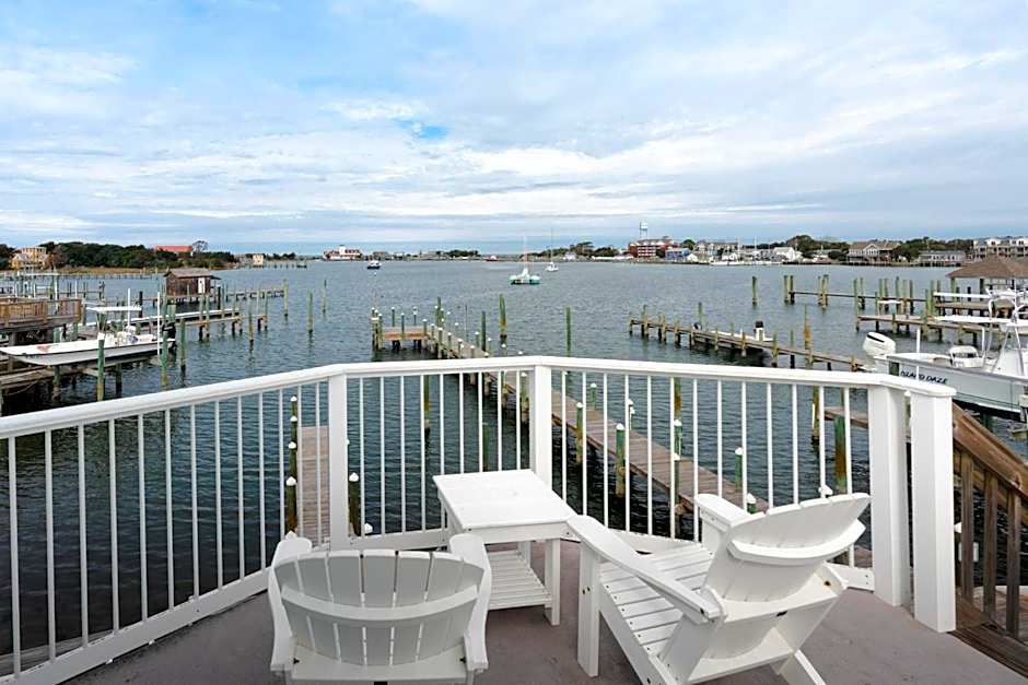 The Ocracoke Harbor Inn
