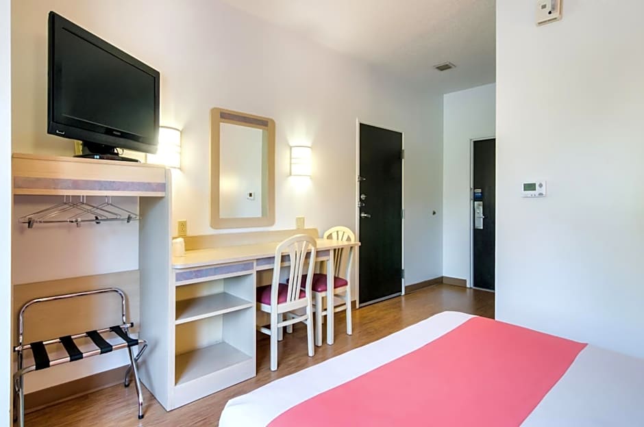 Motel 6-Joliet, IL - Chicago - I-55