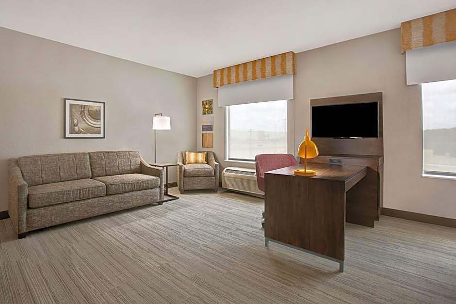 Hampton Inn By Hilton & Suites Dallas-Desoto