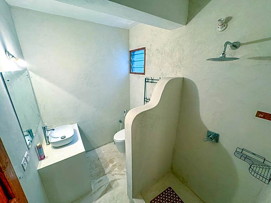 Kaleb's Beachfront Serviced Studio Apartments