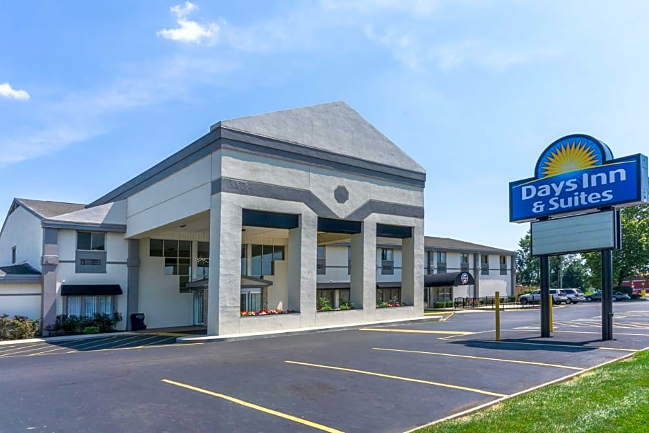 Days Inn & Suites by Wyndham Columbus East Airport