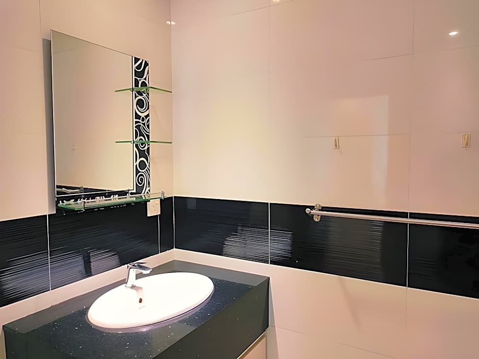 Merlene Suites at Mansion One (Formerly Known as Mansion One Suites)