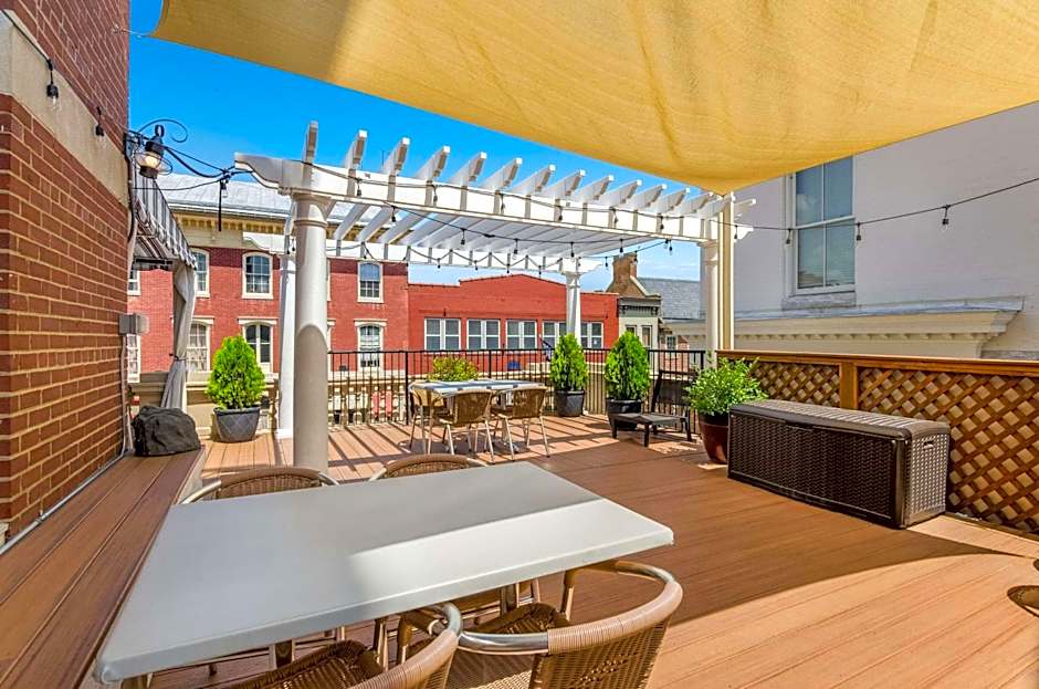 The Gin Hotel, Ascend Hotel Collection