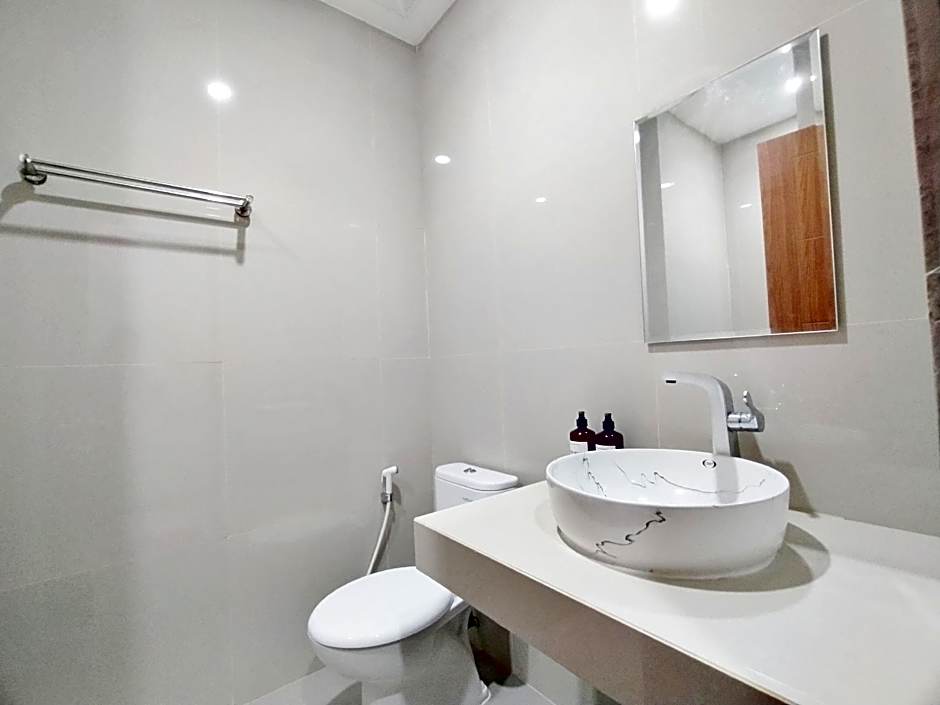 Urbanview Wisma Wirasatya Akpol Semarang by RedDoorz
