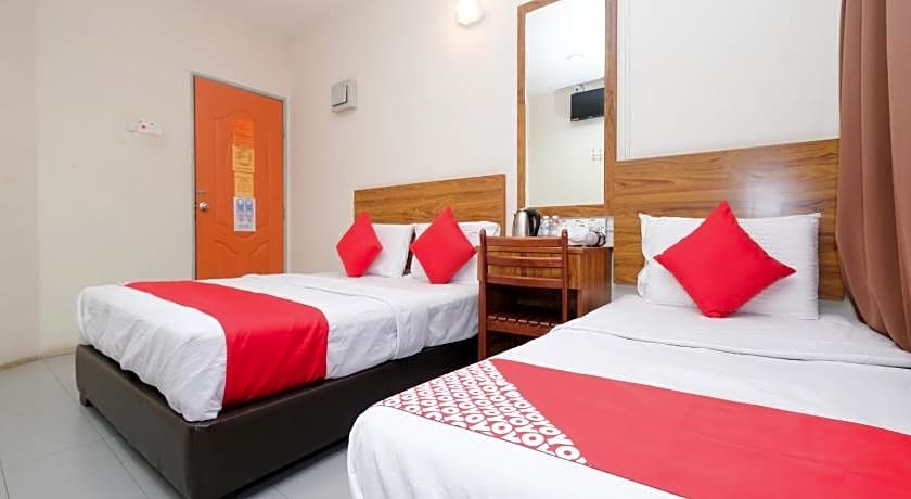 OYO 89877 Sun Triang Hotel