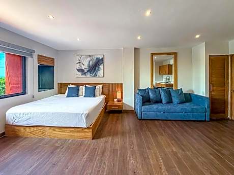 King Studio with Sofa Bed