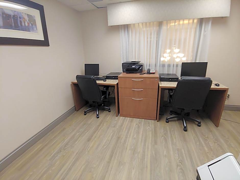 Best Western Plus Burlington Inn & Suites