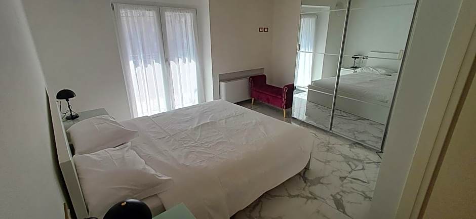 Photo 1 of 15 of Suite, Balcony