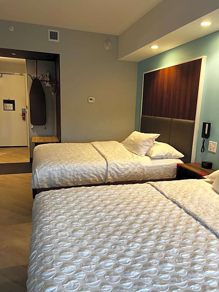 Tru by Hilton Lancaster East PA