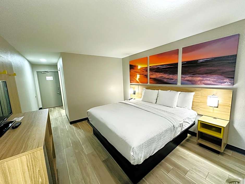 Days Inn by Wyndham Holland