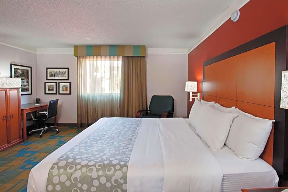 La Quinta Inn & Suites by Wyndham Irvine Spectrum