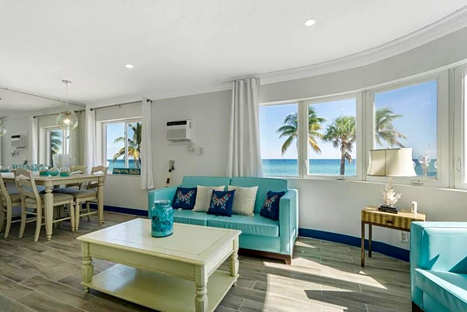 Walkabout 1 Tower Suite in the heart of Hollywood Beach