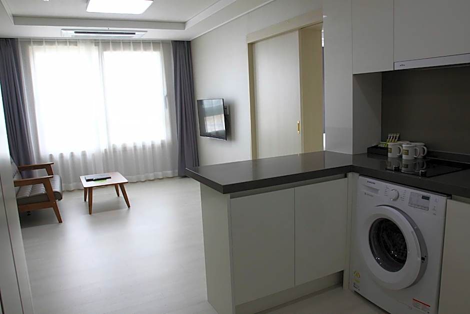 AM Hotel