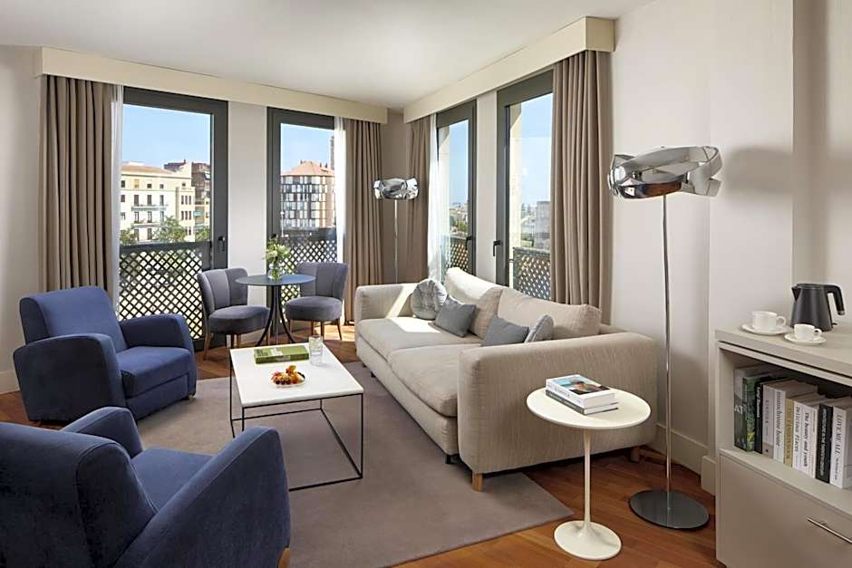Photo 1 of 6 of Junior Suite
