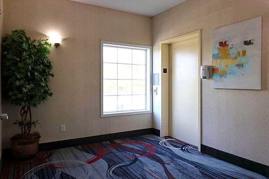 MainStay Suites Madison Airport