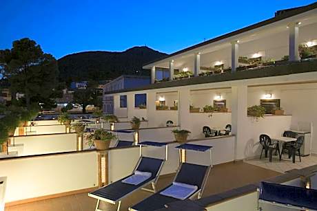 Triple Room with Terrace