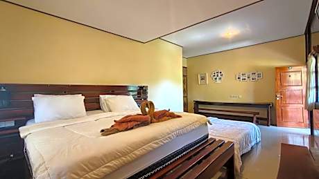 Deluxe Family Room