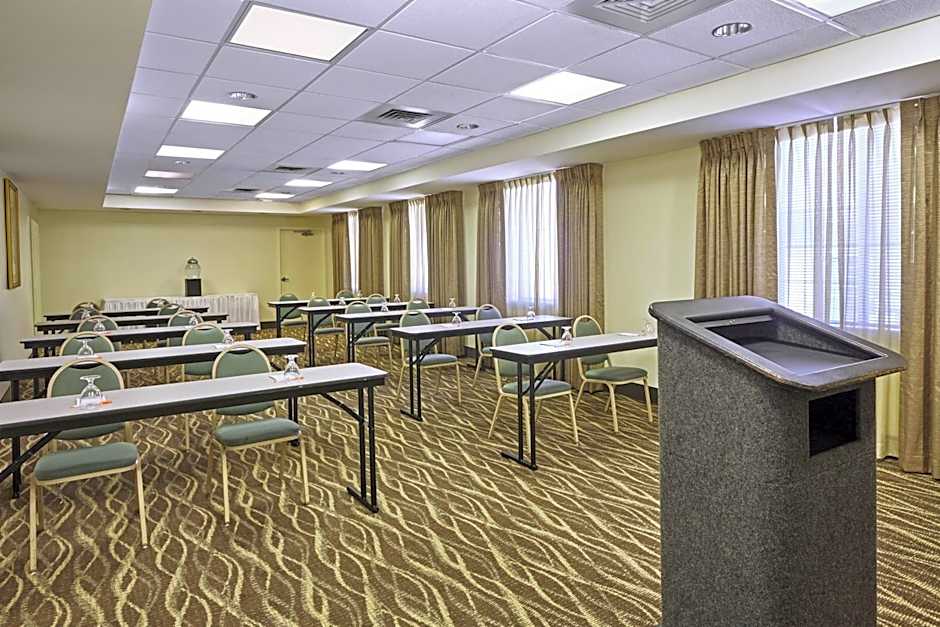 Howard Johnson Hotel Madison – Madison, WI
