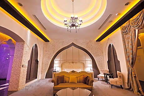 Luxury Double Room with Garage