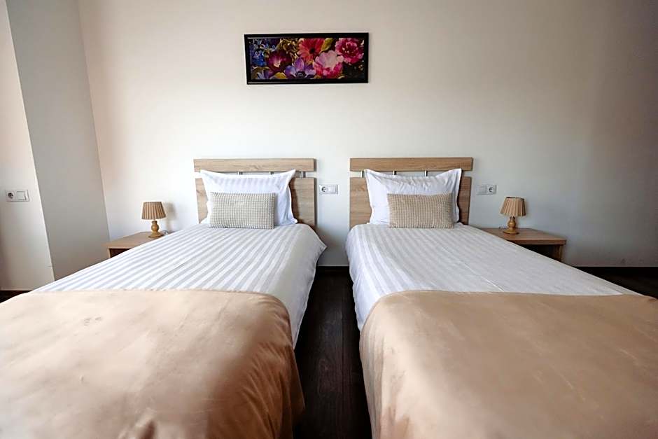 Aparthotel Punct pe i