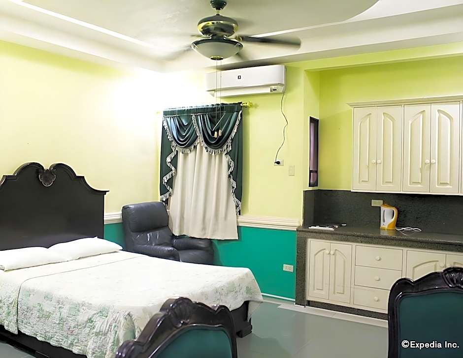 Kokomos Suites Hotel