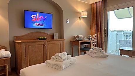 Superior Double Room with Lake View and Spa Access