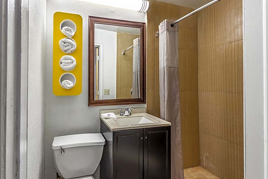 Motel 6 Elizabeth NJ Newark Liberty Intl Airport