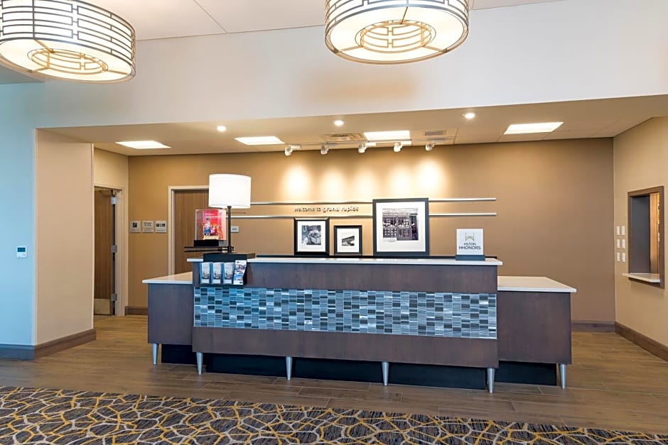 Hampton Inn & Suites Grand Rapids Downtown