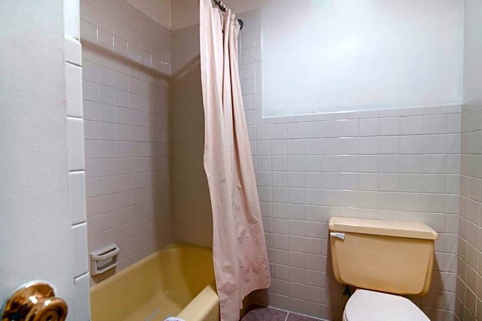 OYO Hotel Dalton PA I-81