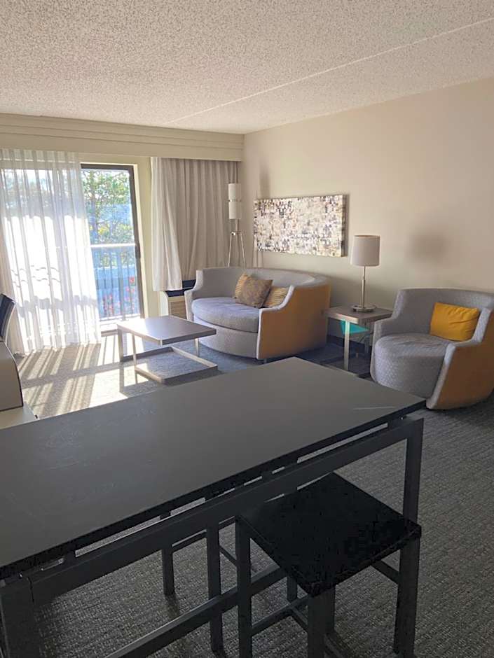 Courtyard by Marriott Detroit Brighton